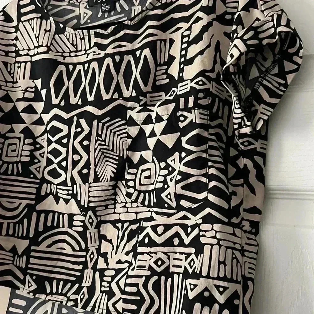 Aztec printed Top - Picture 2 of 3